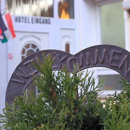 Ξενοδοχείο Altstadthotel 3*