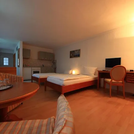 Отель Altstadthotel Фюрт