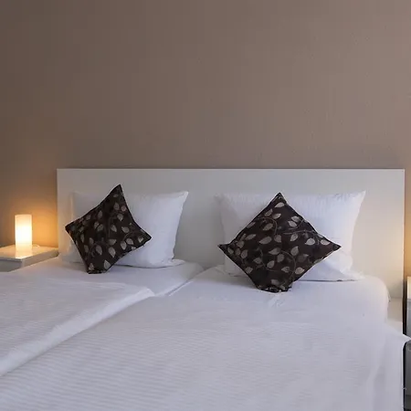 Altstadthotel Отель Фюрт