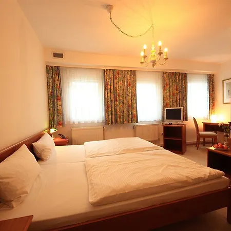 Altstadthotel 3*